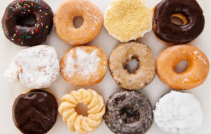 برای لاغری چه نخوریم,غذاهای مضر برای کاهش وزن,doughnuts-دونات