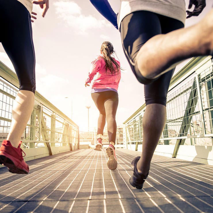 friends-running-افزایش انگیزه ورزشی
